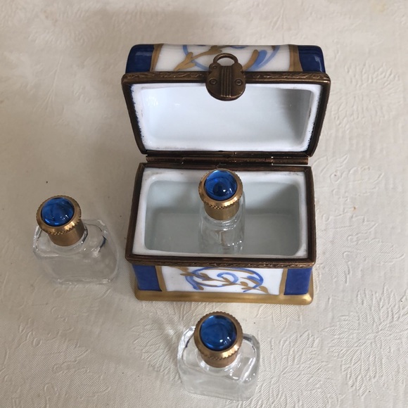 Limoges, Paint Main, Mini Three Bottle Perfume Box, - Picture 3 of 15